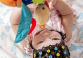 fNIRS-Mini-Geräte werden für Studien an empfindlichen Probanden wie Babys verwendet. Sie messen lokale Veränderungen der Oxy-, Deoxy- und Gesamthämoglobinkonzentration sowie den Gewebesättigungsindex (TSI).